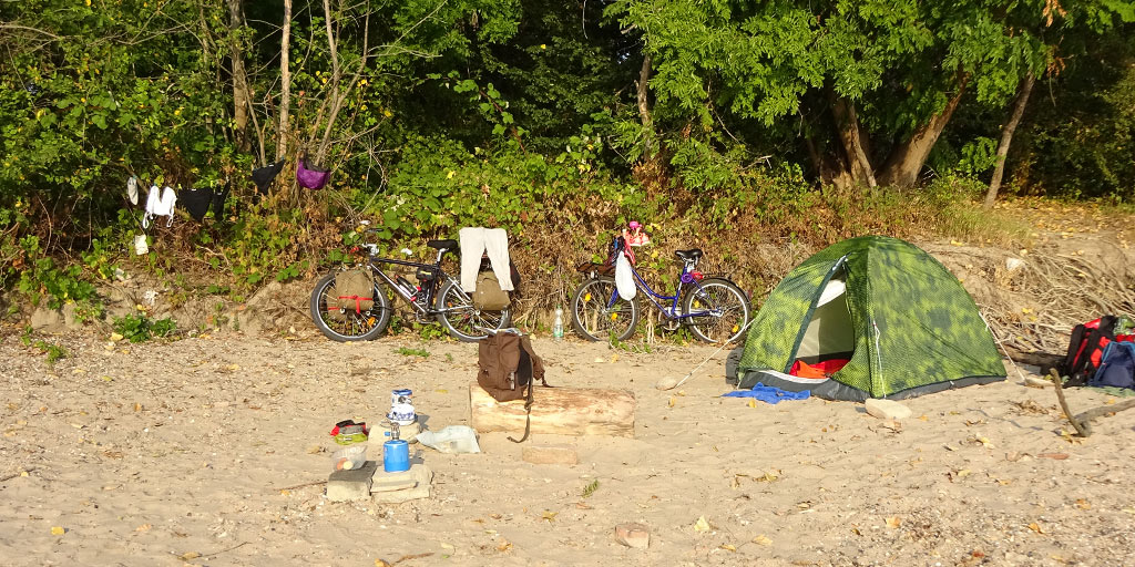 Wild camping on the banks of the river Rhine.