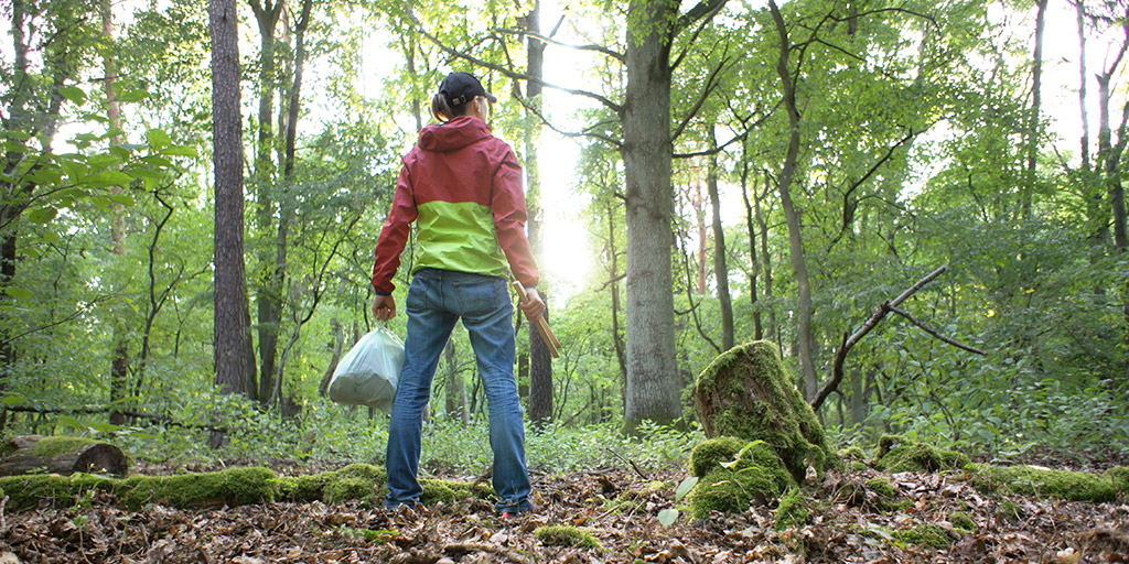 The garbage picking hero in action.